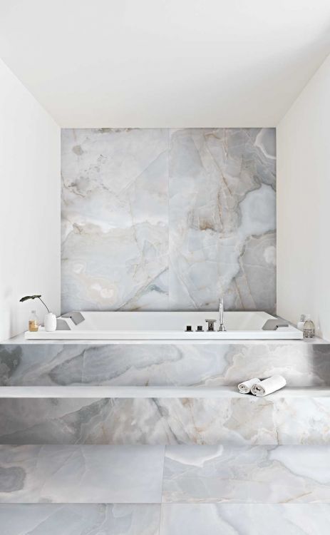 Reves Bleu Glossy 32 x 71